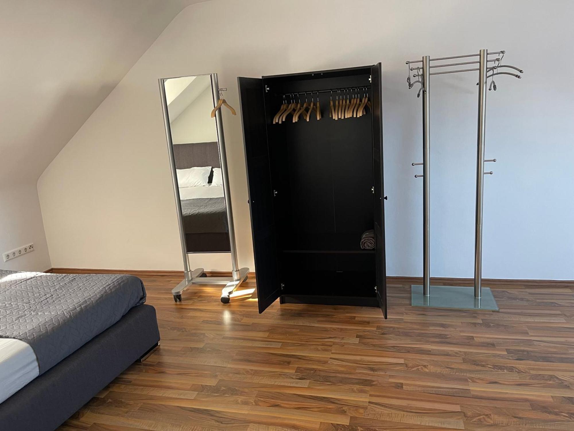Geraeumige 3-Zimmer-Ferienwohnung Im Herzen Von Кассель Екстер'єр фото