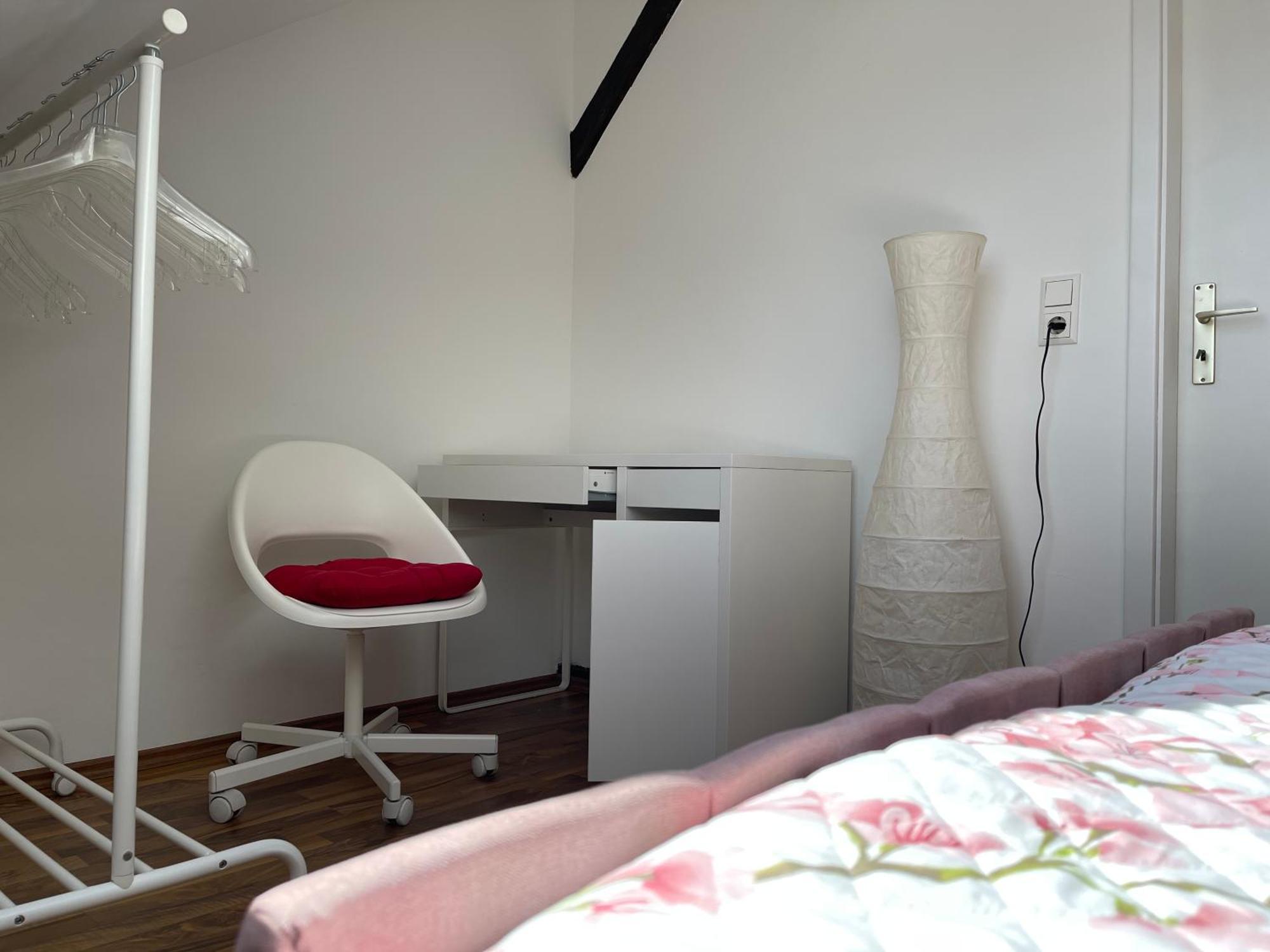 Geraeumige 3-Zimmer-Ferienwohnung Im Herzen Von Кассель Екстер'єр фото