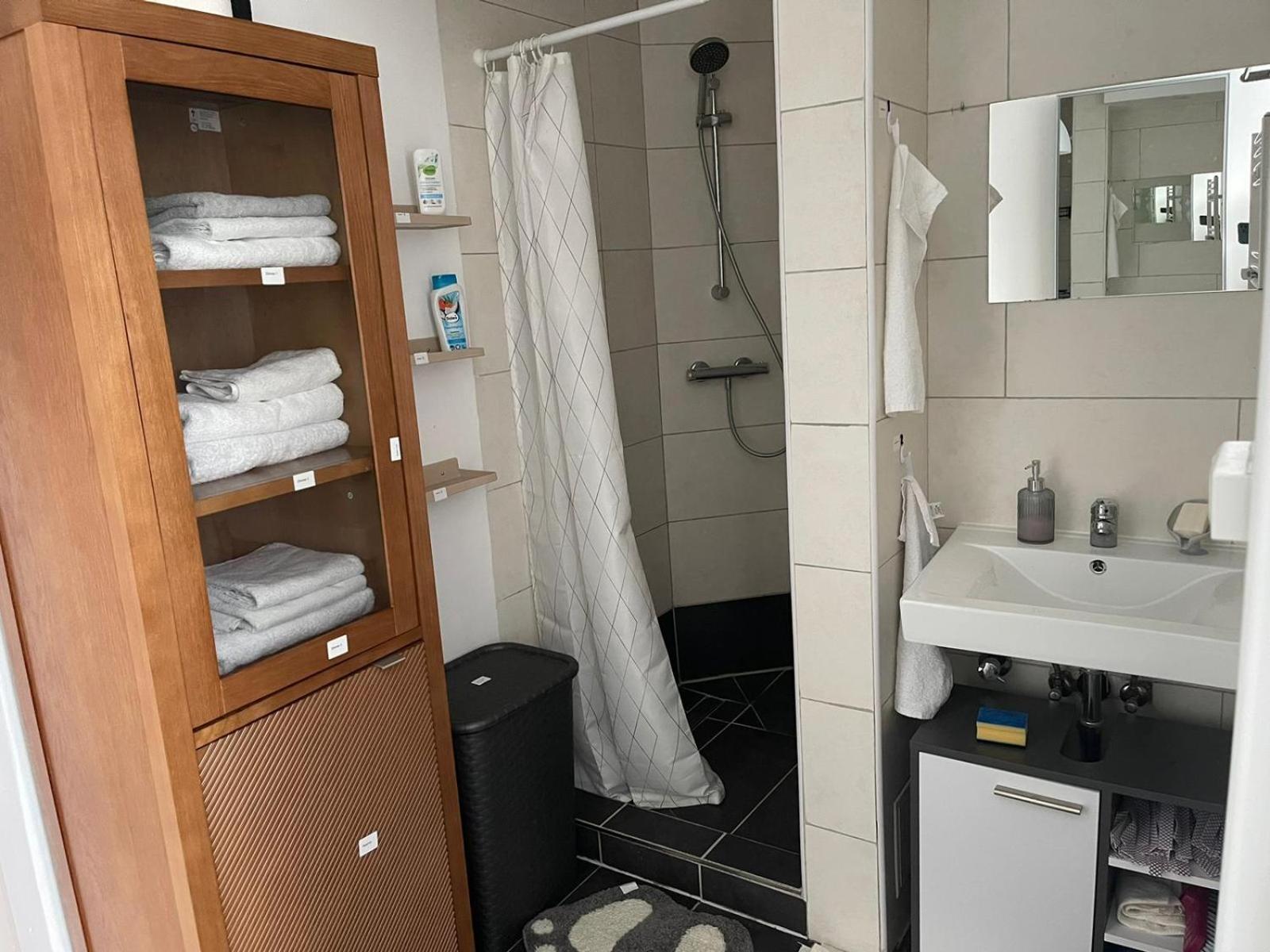 Geraeumige 3-Zimmer-Ferienwohnung Im Herzen Von Кассель Екстер'єр фото