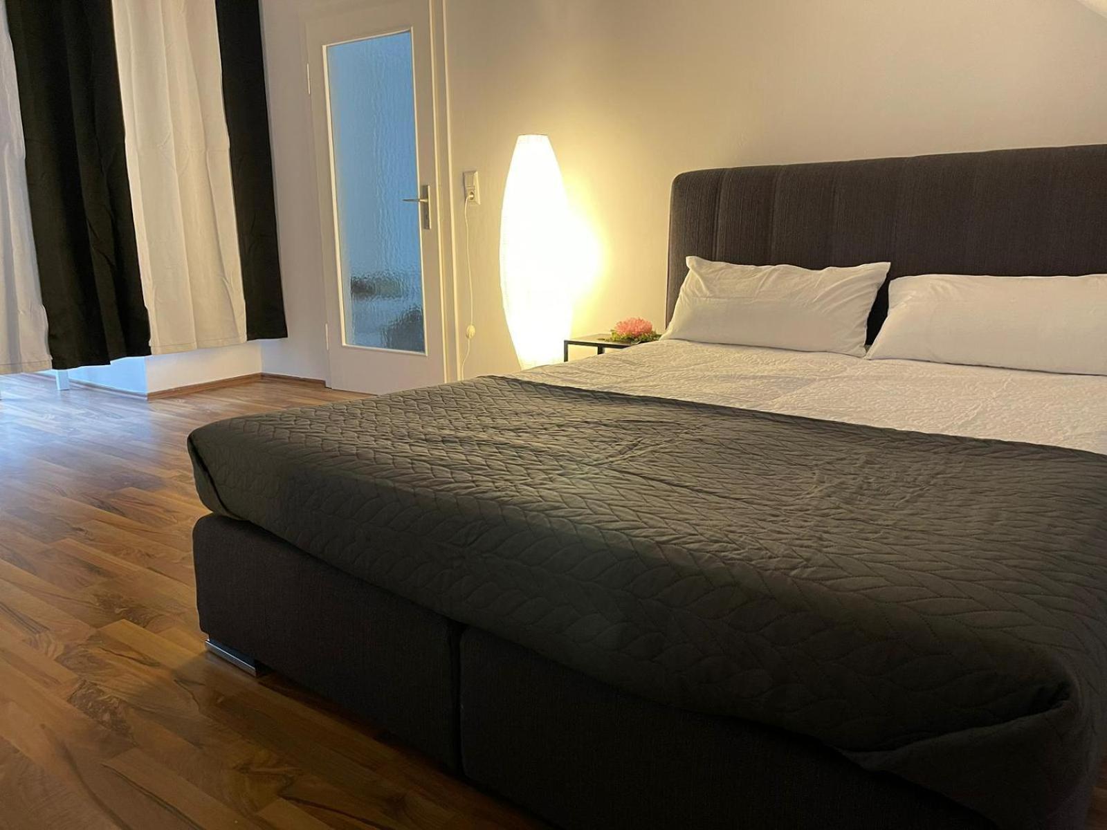 Geraeumige 3-Zimmer-Ferienwohnung Im Herzen Von Кассель Екстер'єр фото
