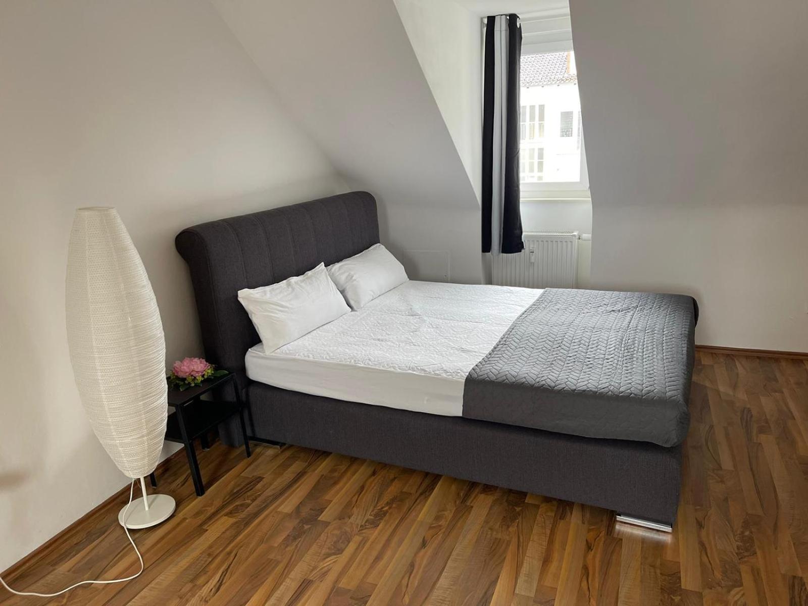 Geraeumige 3-Zimmer-Ferienwohnung Im Herzen Von Кассель Екстер'єр фото
