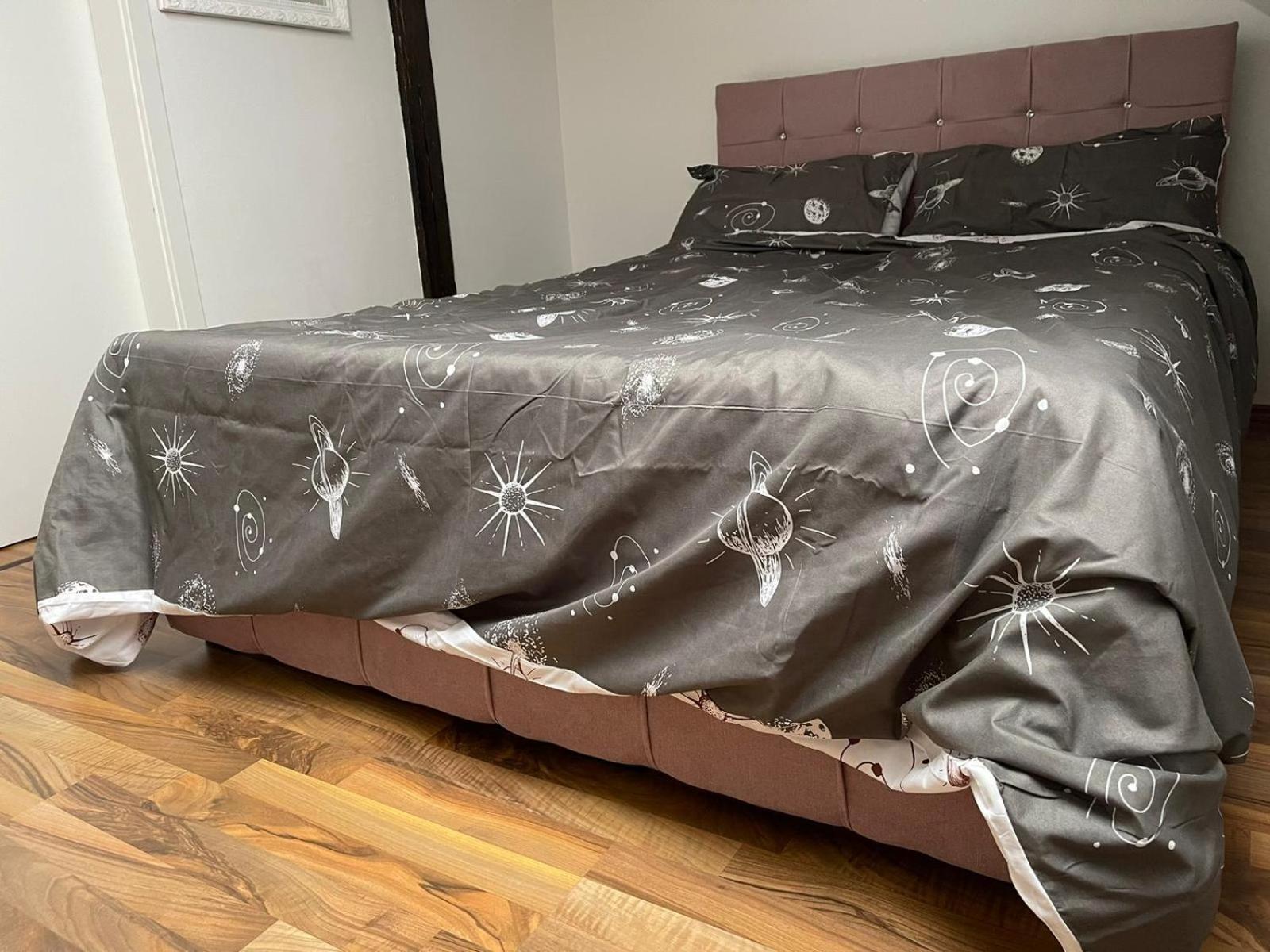 Geraeumige 3-Zimmer-Ferienwohnung Im Herzen Von Кассель Екстер'єр фото