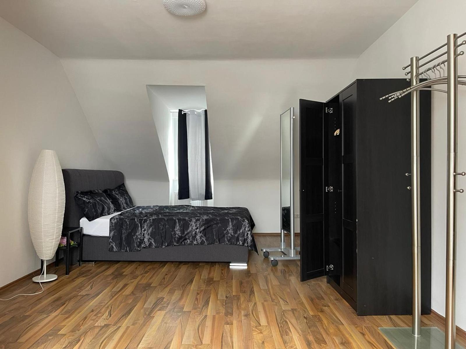 Geraeumige 3-Zimmer-Ferienwohnung Im Herzen Von Кассель Екстер'єр фото