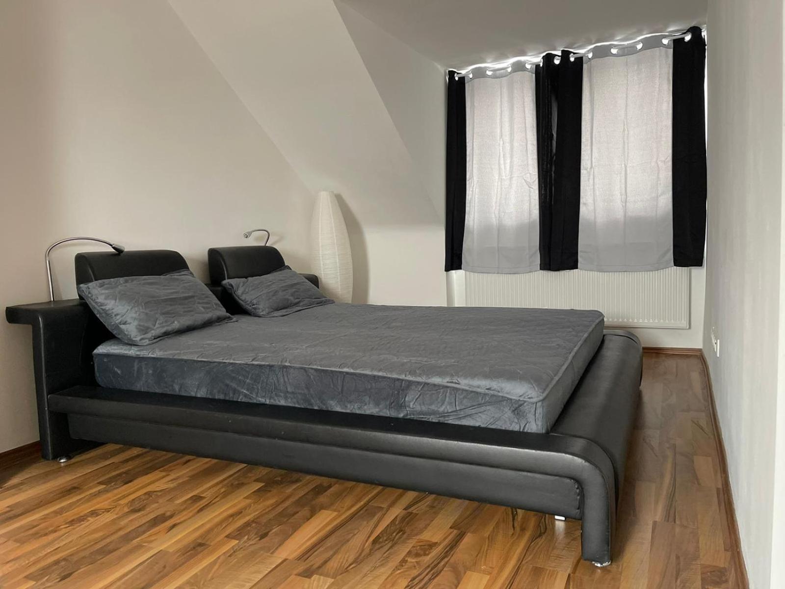 Geraeumige 3-Zimmer-Ferienwohnung Im Herzen Von Кассель Екстер'єр фото