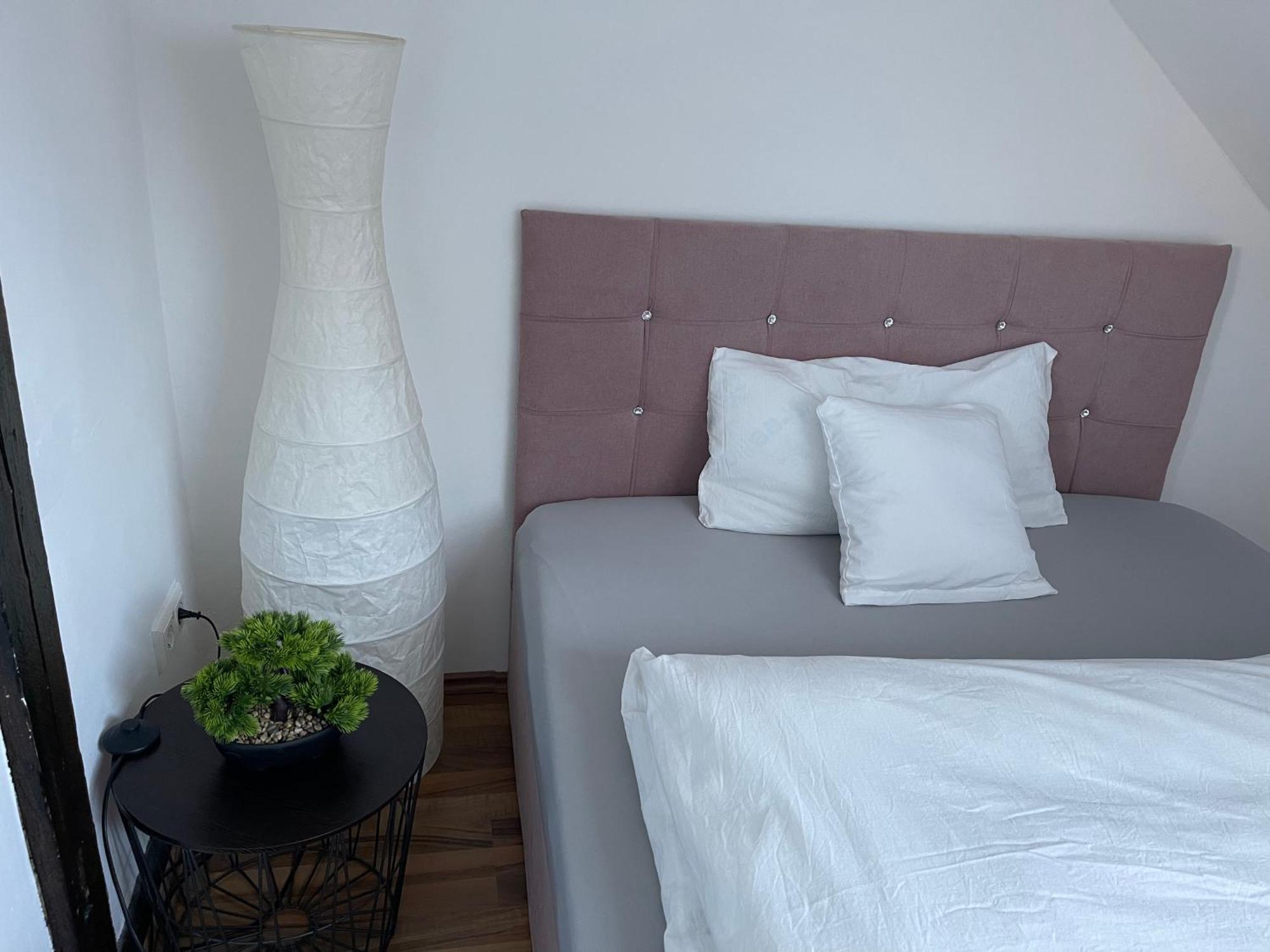 Geraeumige 3-Zimmer-Ferienwohnung Im Herzen Von Кассель Екстер'єр фото